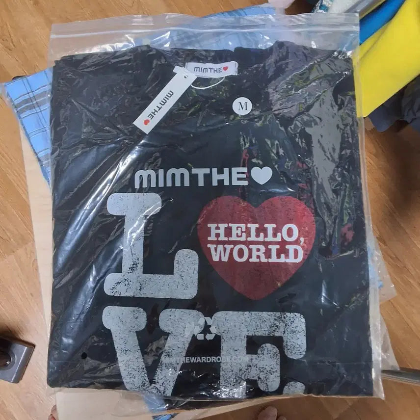 [BUNJANG] MEME THE WARDROBE Helloworld LOVE T-Shirt Black / (M) 밈더워드로브 헬로월드 LOVE 반팔 티셔츠 블랙 판매