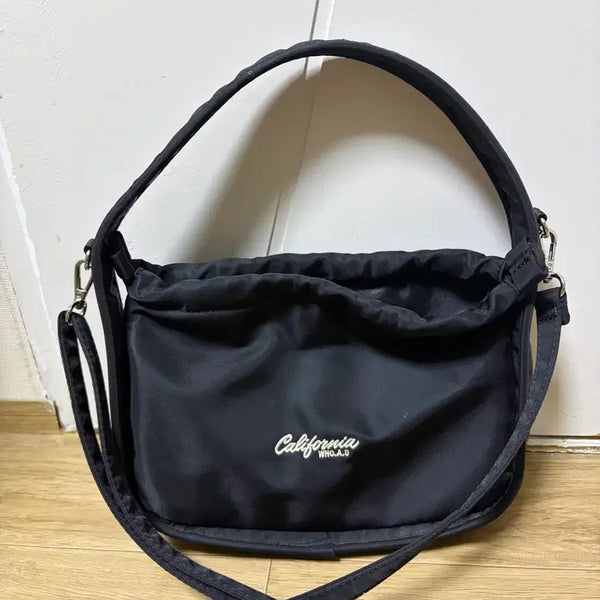 [BUNJANG] WHO.A.U California Crossbody Bag Black / 후아유 캘리포니아 크로스백 블랙