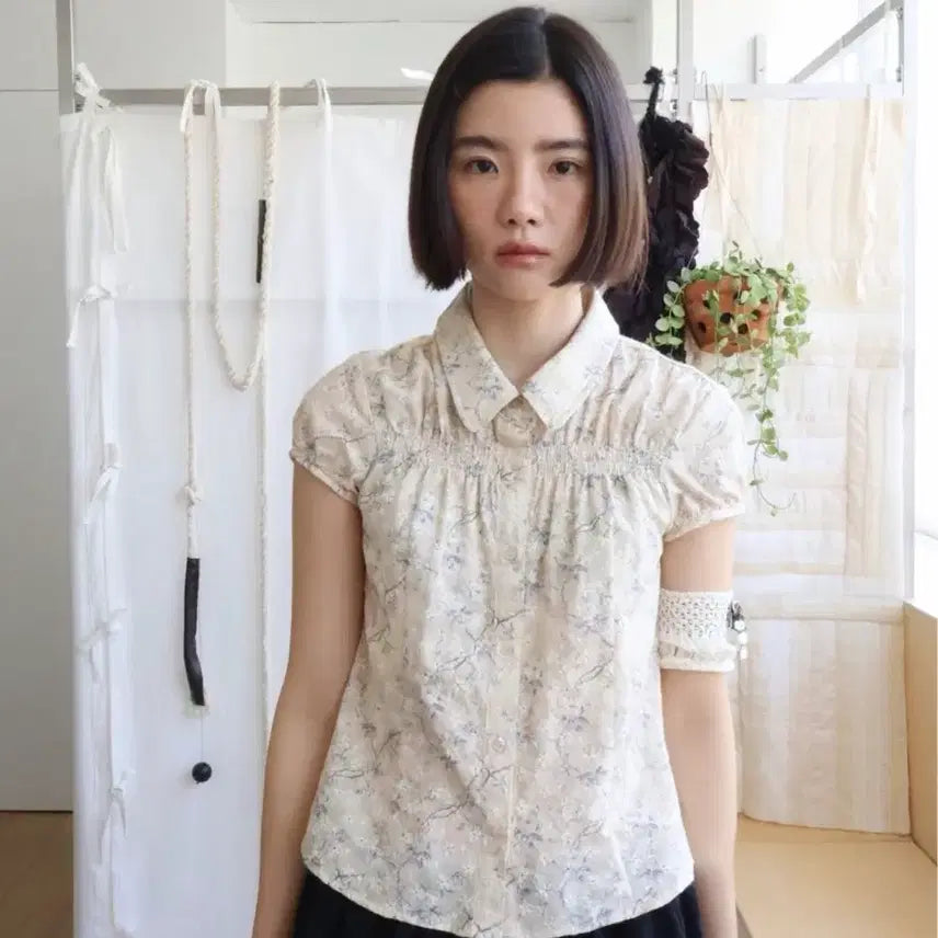 [BUNJANG] Colocynth Girly Embroidery Blouse - Vintage Apricot / 콜로신스 GIRLY EMBROIDERY BLOUSE VINTAGE APRICOT