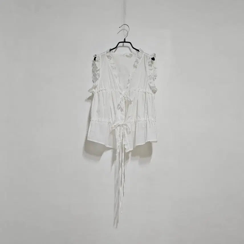 [BUNJANG] Lace Frill String Blouse / 레이스 프릴 스트링블랏