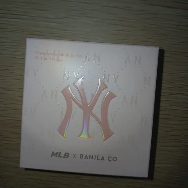 [BUNJANG] Banila Co. Covericious Ultimate White Cushion Case MLB New York Pink Edition (2024 Version, Sealed) / 바닐라코 커버리셔스 얼티밋 화이트 쿠션 케이스 엠엘비 뉴욕 핑크 에디션 미개봉
