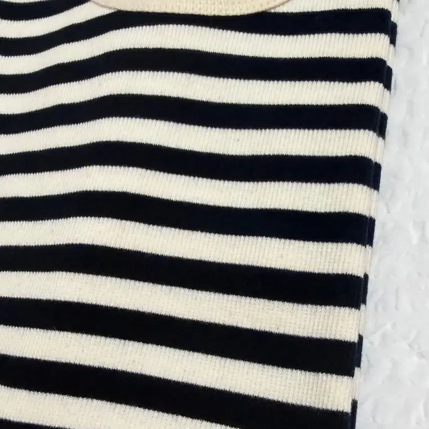 [BUNJANG] Zigzag Navy Stripe T-shirt / 지그재그 사색 네이브 스트라이프 티셔츠