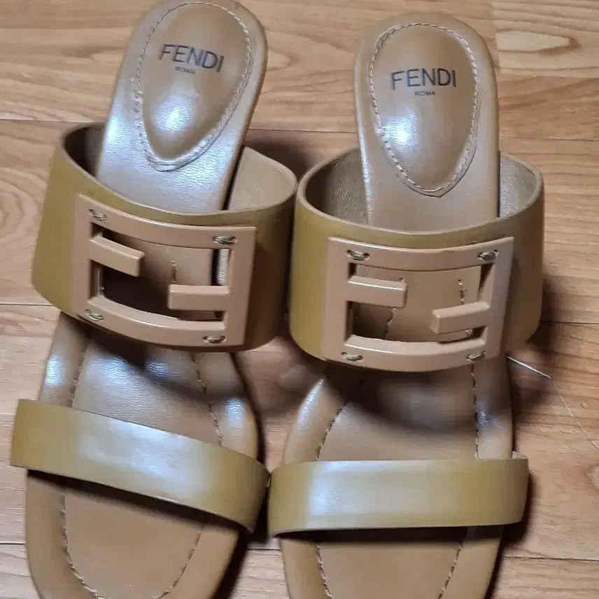 [BUNJANG] Fendi Mules Sandals Brown / 펜디 뮬 샌들 브라운(정품))