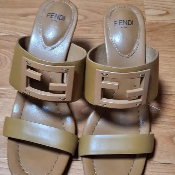 [BUNJANG] Fendi Mules Sandals Brown / 펜디 뮬 샌들 브라운(정품))