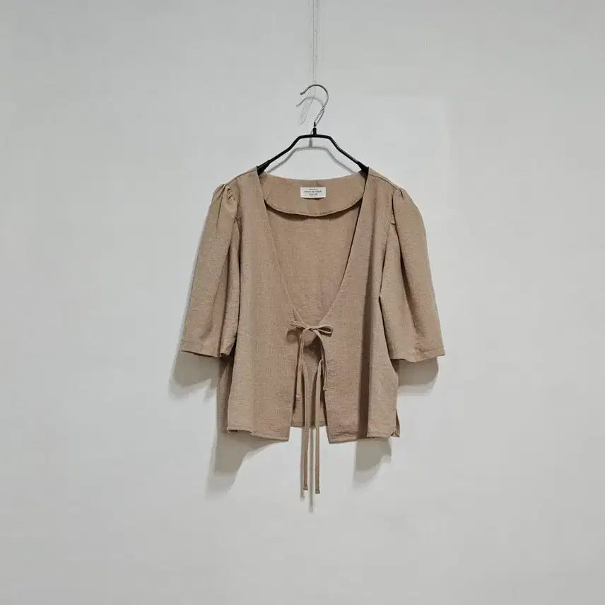 [BUNJANG] Puff Sleeve Tie Blouse / 퍼프 끈장식 블리우스