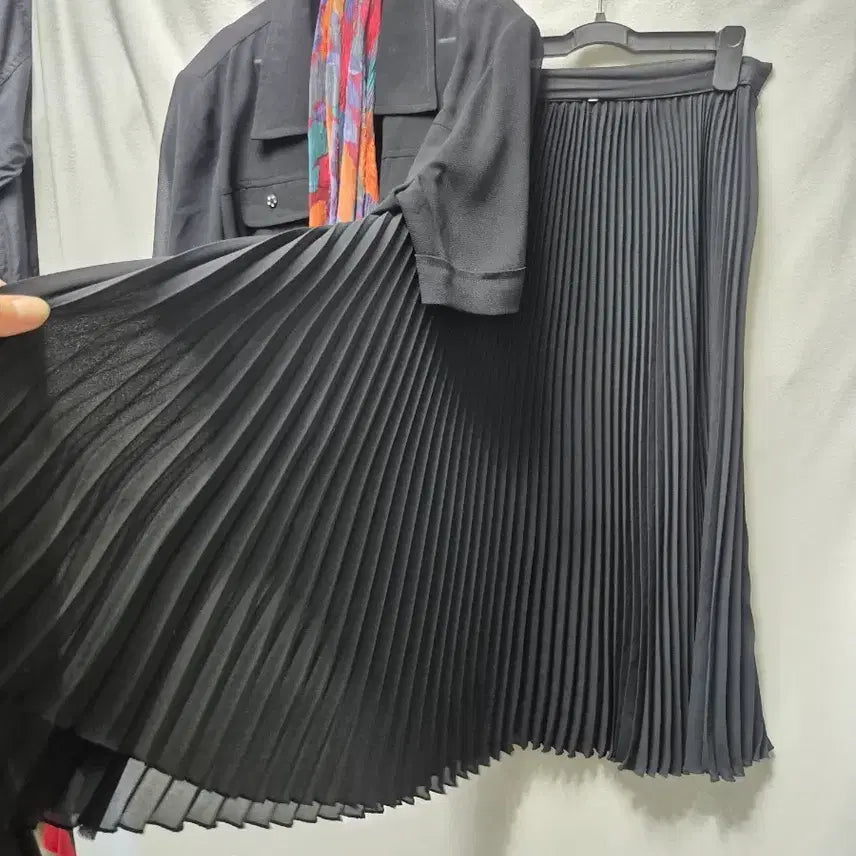 [BUNJANG] Black Pleated Skirt Set (30-inch) / 블랙 플리츠 스커트 세트30인지