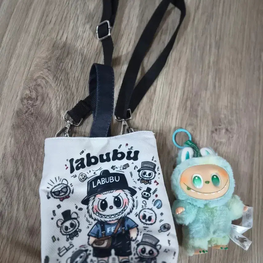 [BUNJANG] Labubu Mini Cross Canvas Bag + Labubu Keyring Doll / 라부부 미니 크로스 캔버스백+라부부 키링인형