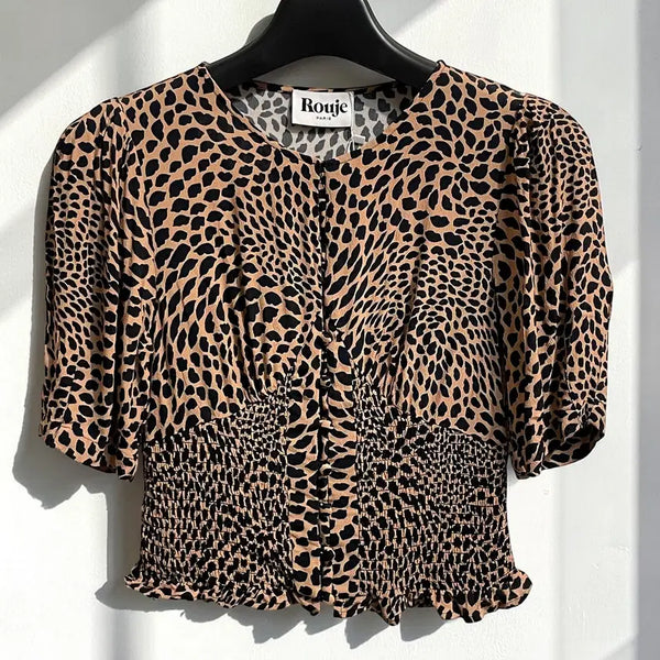 [BUNJANG] Rouje Leopard Smocked Crop Blouse / 루즈 레오파드 스모크 크롭 블라우스