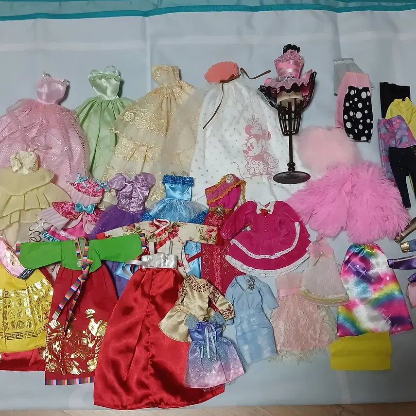 [BUNJANG] Vintage Barbie Doll Outfits & Accessories Set / (택포)바비인형 의상들