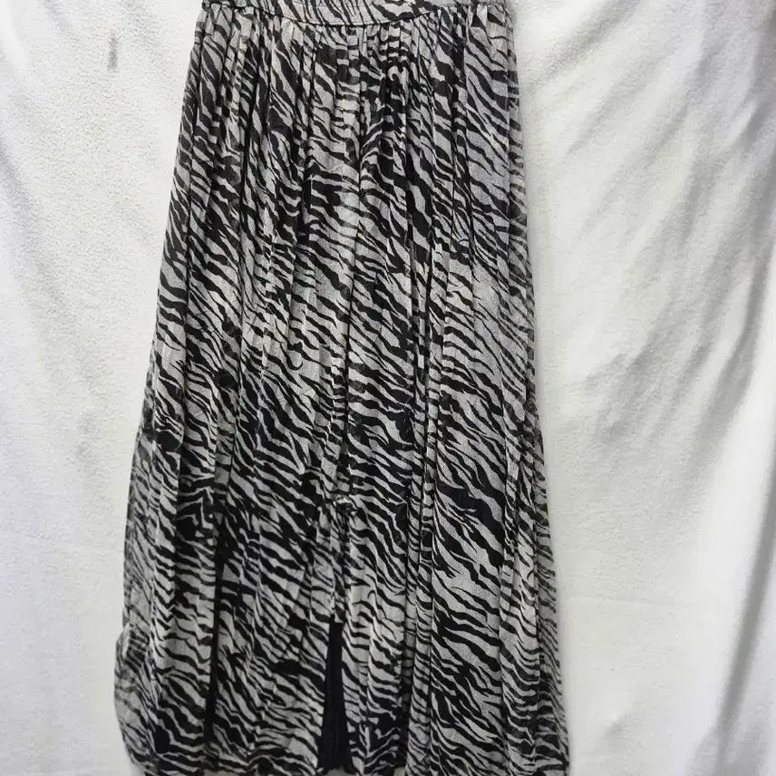 [BUNJANG] Leopard Print Pleated Midi Skirt / 주름 치마 호피 무늬26