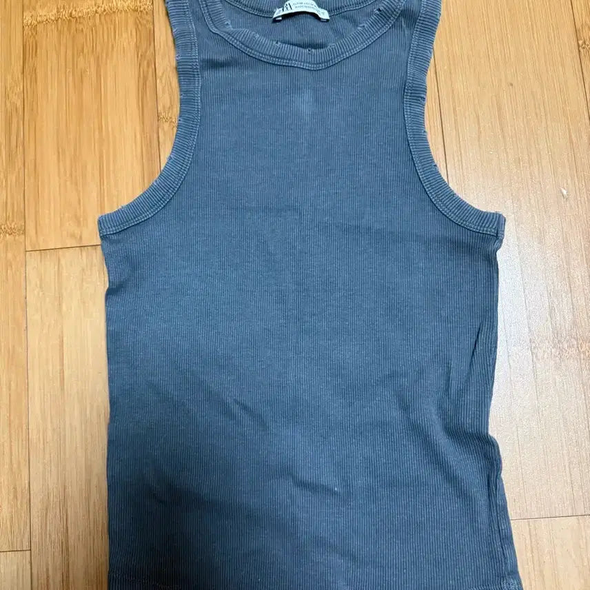 [BUNJANG] Zara Ribbed Sleeveless Top / 자라슬리브리스자라민소매골지나시골지민소매옷벼룩옷장정리