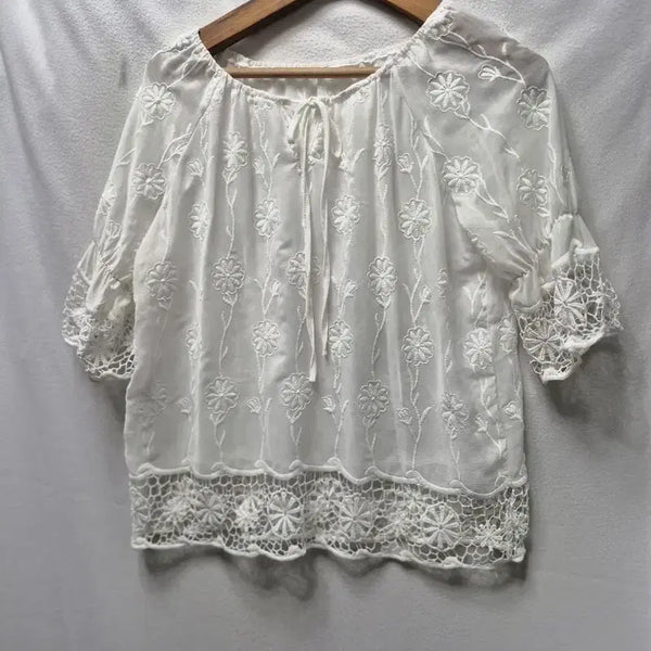 [BUNJANG] White Embroidered Blouse, Size M / 화이트 자수 블라우스 M
