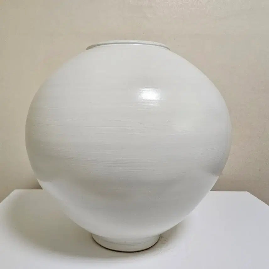 [BUNJANG] Matte Large Moon Jar (Height 49cm) / 무광 대형 달항아리 4번 (높이 49cm)