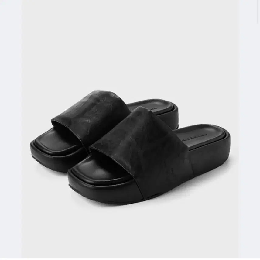 [BUNJANG] Romantic Move Padded Eco-Leather Slide Sandals / 로맨틱무브 패디드 에코레더 슬라이드 샌들