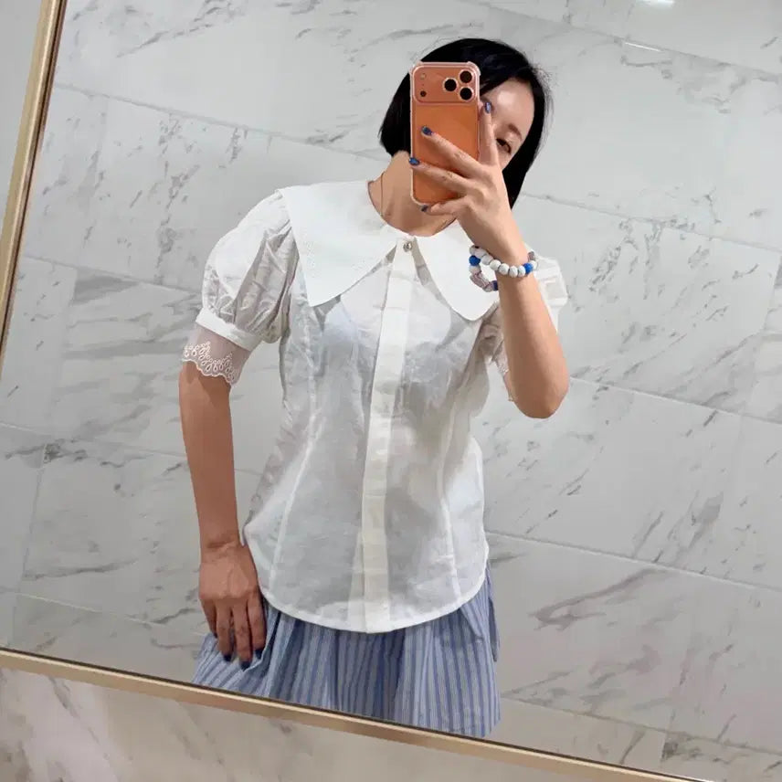 [BUNJANG] JS New York Style Linen Blouse with Puff Sleeves and Lace Detail / js뉴욕스타일세일(당일발송)빅카라 포인트 레이스 퍼프소매 린넨 블라우스
