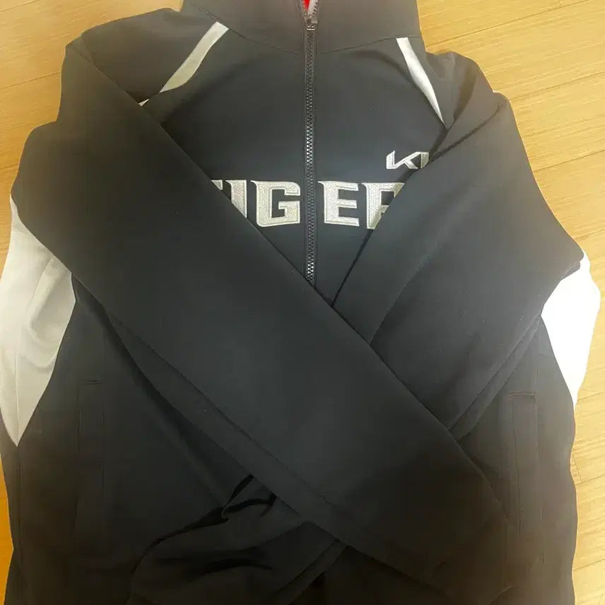 [BUNJANG] Kia Tigers 2026 Training Uniform L / 기아타이거즈 2026 트레이닝복 L
