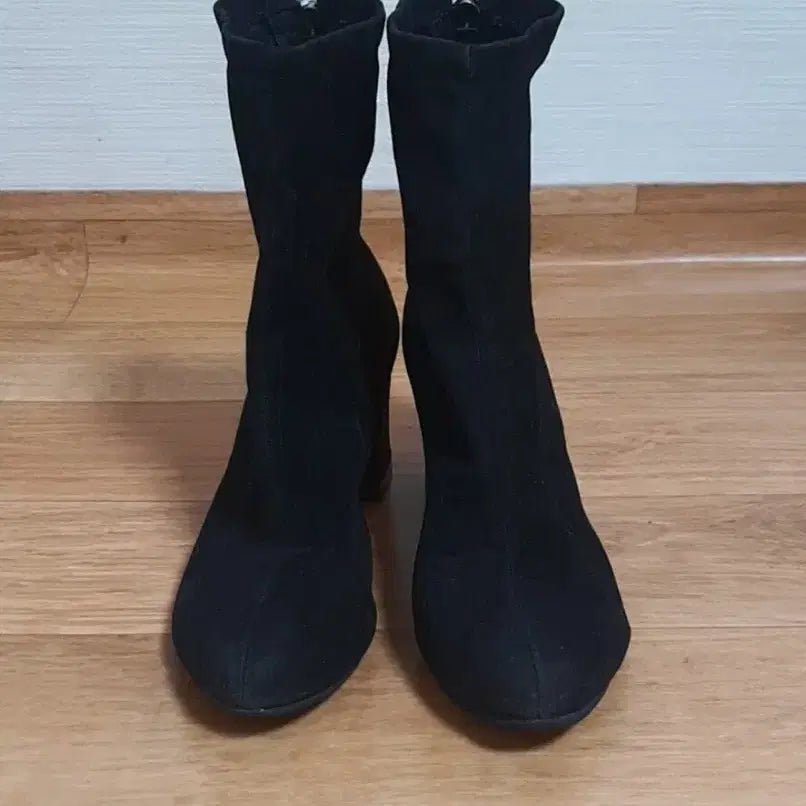 [BUNJANG] Black Suede Ankle Boots / 블랙 스웨이드 앵클 부츠 230