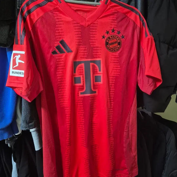[BUNJANG] Bayern Munich 24/25 Kim Min-jae Authentic Jersey with Autographs / 김민재 바이에른 뮌헨 24/25 유니폼 정품
