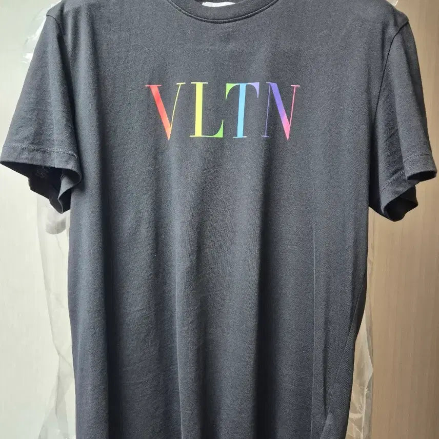 [BUNJANG] Valentino Rainbow T-Shirt Medium / 발렌티노 레인보우  반팔티M