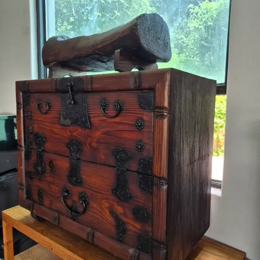 [BUNJANG] Paulownia Wood Bandaji Chest with Gyu-tong / 반닫이: 구유통