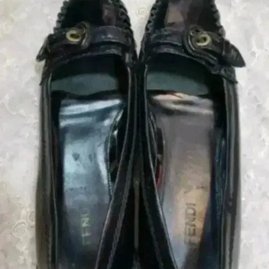 [BUNJANG] Fendi Patent Loafers Black / 펜디 로퍼 블랙