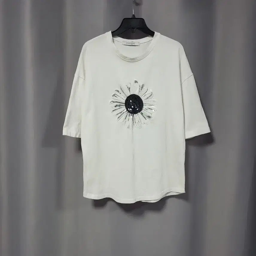 [BUNJANG] Loose Fit Flower Sequin Cotton T-Shirt / 루즈핏 플라워 스팽글 면티