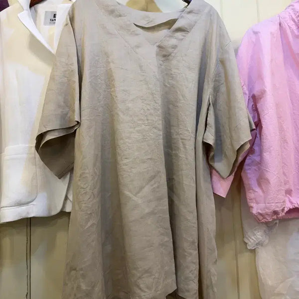 [BUNJANG] Linen V-Neck Loose Fit Short Sleeve Long Blouse / [새상품] 내츄럴 린넨 V넥 루즈핏 반팔 롱블라우스
