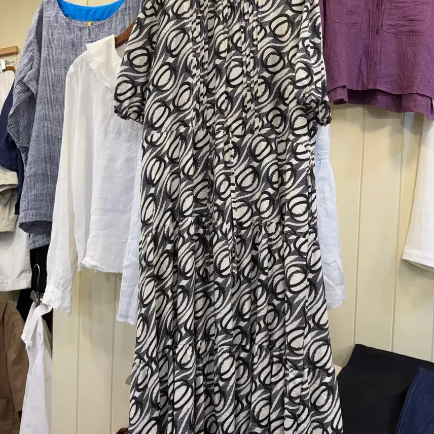 [BUNJANG] Frill Neck Geometric Pattern Long Dress / [새상품] 프릴넥 모노 기하학 캉캉 롱원피스