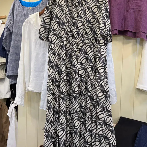 [BUNJANG] Frill Neck Geometric Pattern Long Dress / [새상품] 프릴넥 모노 기하학 캉캉 롱원피스