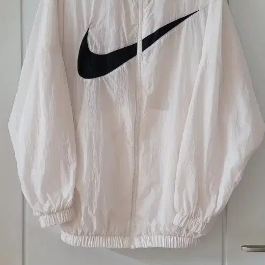 [BUNJANG] Nike Swoosh Windbreaker Jacket White Size S / 나이키 바람막이 자켓 화이트 S