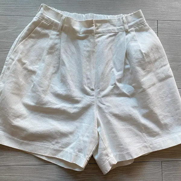 [BUNJANG] White Pin-Tuck Shorts / 화이트 반바지