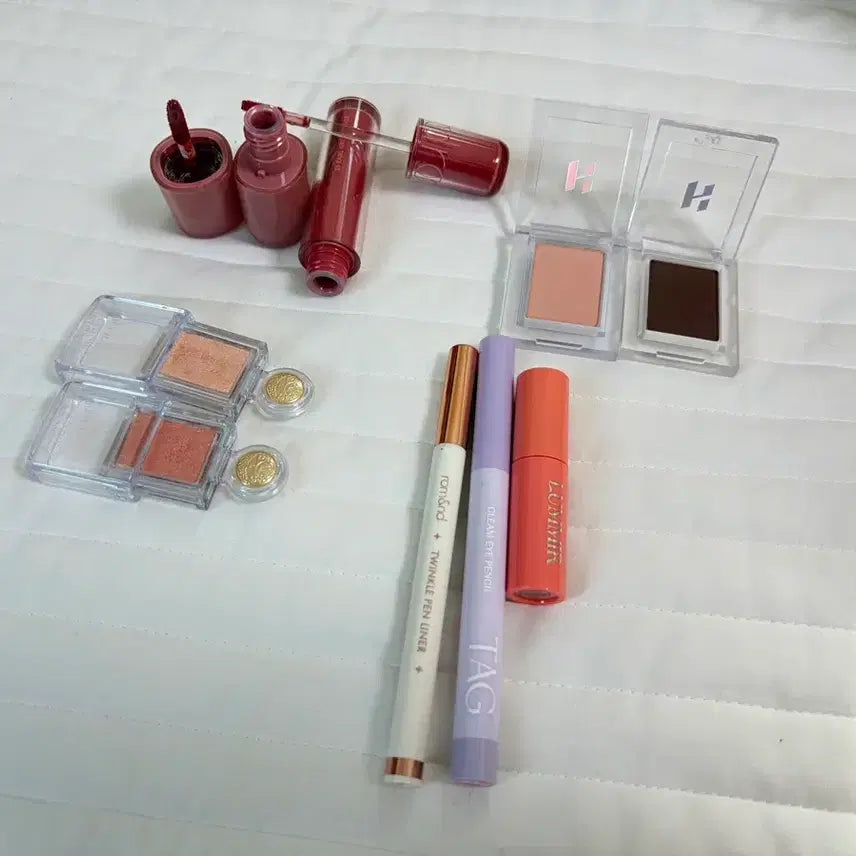 [BUNJANG] Majolica Majorca, Holika Holika, Romand Eyeshadow Bundle Set / 마죠리카 be286&be330 / 홀리카 크림드베리 & 투샷 아메리카노 / 롬앤 등 일괄