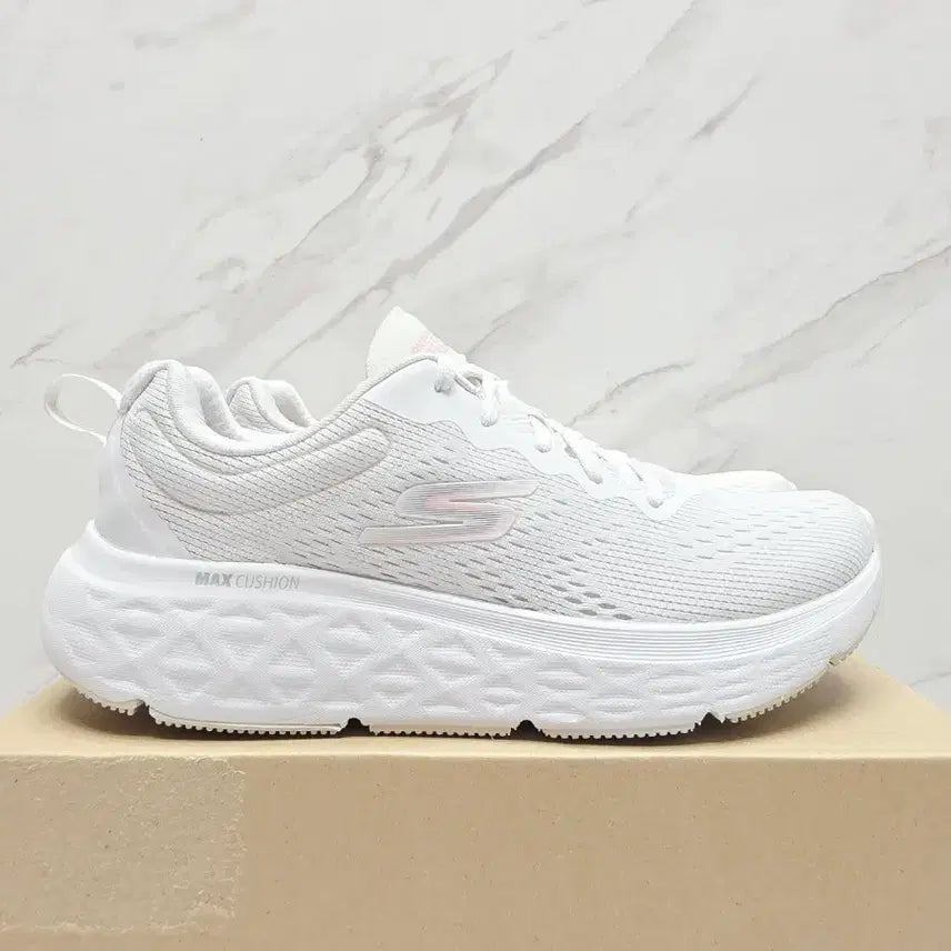 [BUNJANG] Skechers Max Cushioning White Running Shoes / 스케쳐스 맥스 쿠셔닝 화이트 운동화 러닝화 250