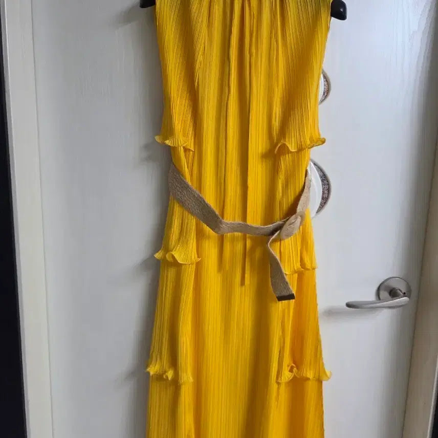 [BUNJANG] Pleated Yellow Belted Long Dress / 플리츠 옐로우 원피스 벨트 포함