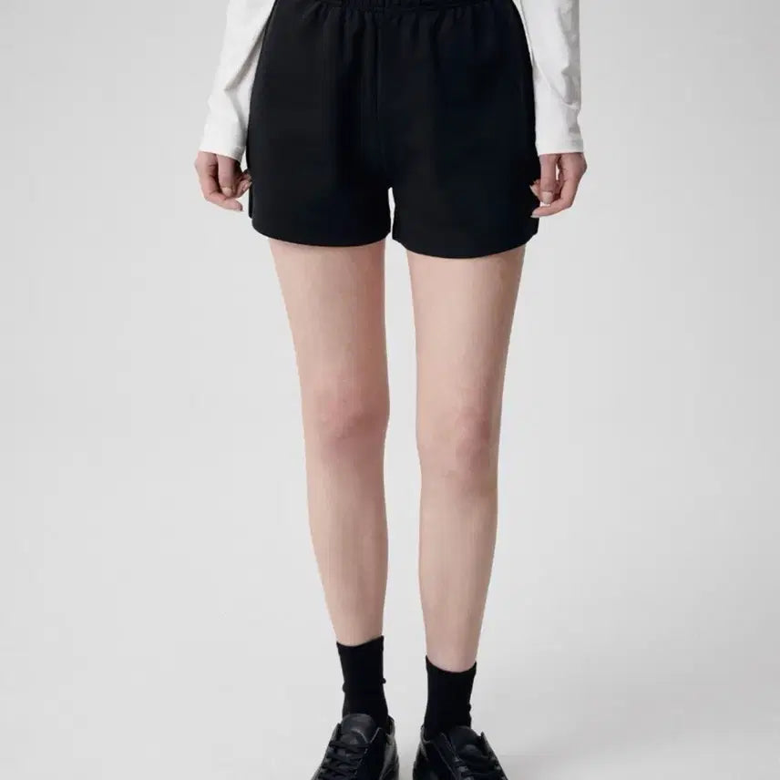 [BUNJANG] Musinsa Standard Women's Double Knit Sweat Shorts Black / 무신사 스탠다드 우먼 우먼즈 더블 니트 스웨트 쇼츠 블랙 M