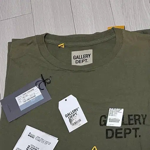 [BUNJANG] Gallery Department 26SS Khaki Short Sleeve T-Shirt Size L / 갤러리디파트먼트 26ss 카키 반팔티셔츠 사이즈 L 팝니다