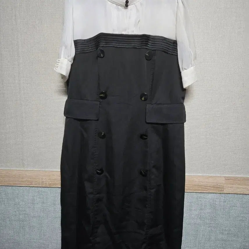 [BUNJANG] Colorblock Double-Button Midi Dress / 블랙 화이트 배색 더블 버튼 원피스