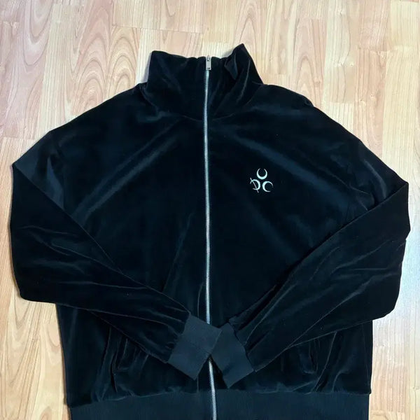 [BUNJANG] Dios Pice Signature Velour Zip-Up Black / 디오스피스 시그니처 벨로아 집업 블랙