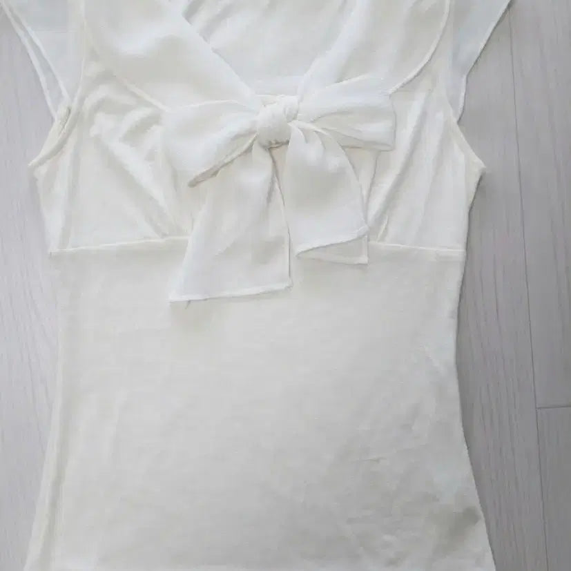 [BUNJANG] White Ribbon Blouse / 리본 블라우스