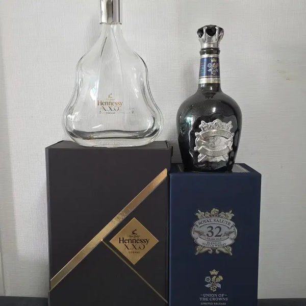 [BUNJANG] Hennessy XO & Royal Salute 32 Year Old Empty Bottle with Case / 헤네시 XO 로얄살루트 32년산 위스키 공병