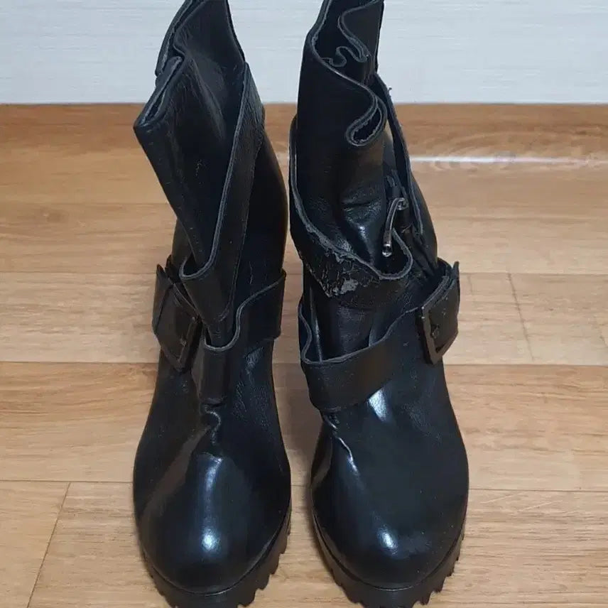 [BUNJANG] Black Buckle Ankle Boots with Platform / 블랙 버클 앵클 부츠 가보시 킬힐