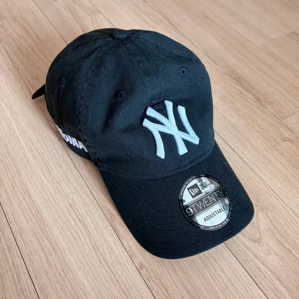 [BUNJANG] New Era MoMA Store Ball Cap Black / 뉴에라 모마스토어 볼캡 블랙