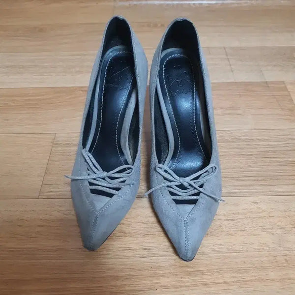 [BUNJANG] Grey Suede Lace-Up Heels / 그레이 스웨이드 레이스업 힐 230