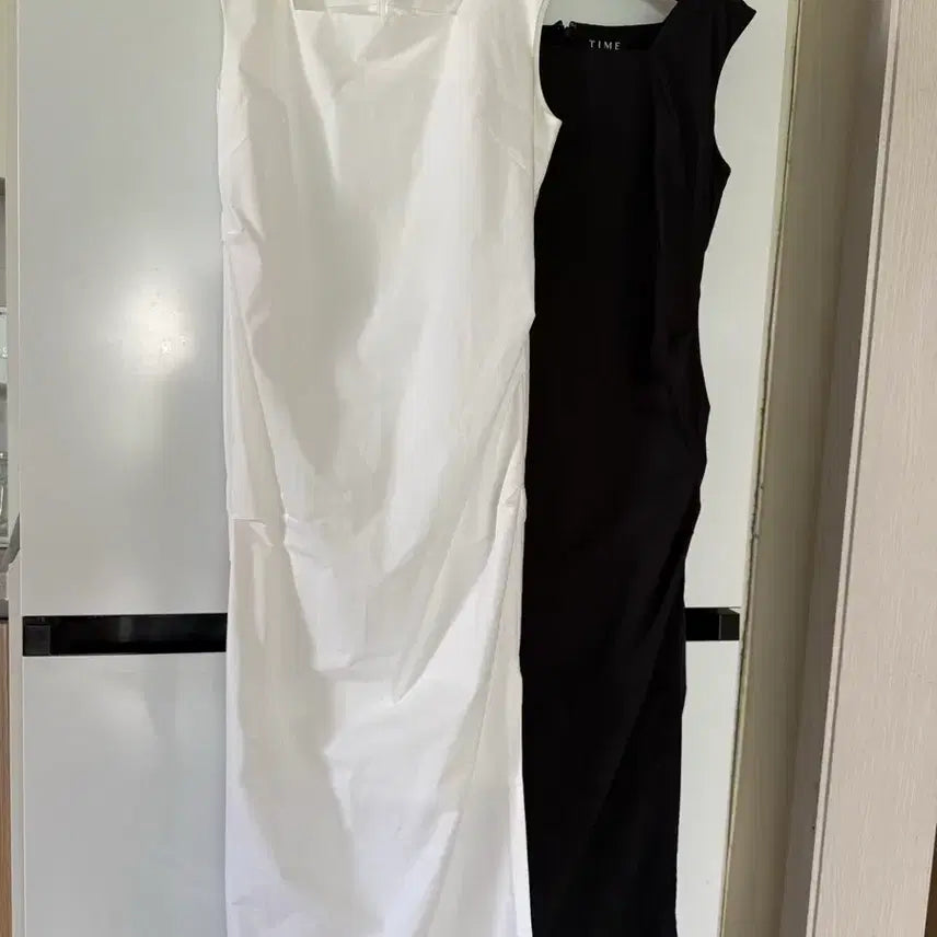 [BUNJANG] Time Black/White Sleeveless Drape Dress / 타임 블랙/화이트 슬리브리스 드레이프 원피스