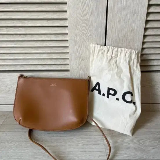 [BUNJANG] A.P.C. Crossbody Bag / 아페쎄 크로스백