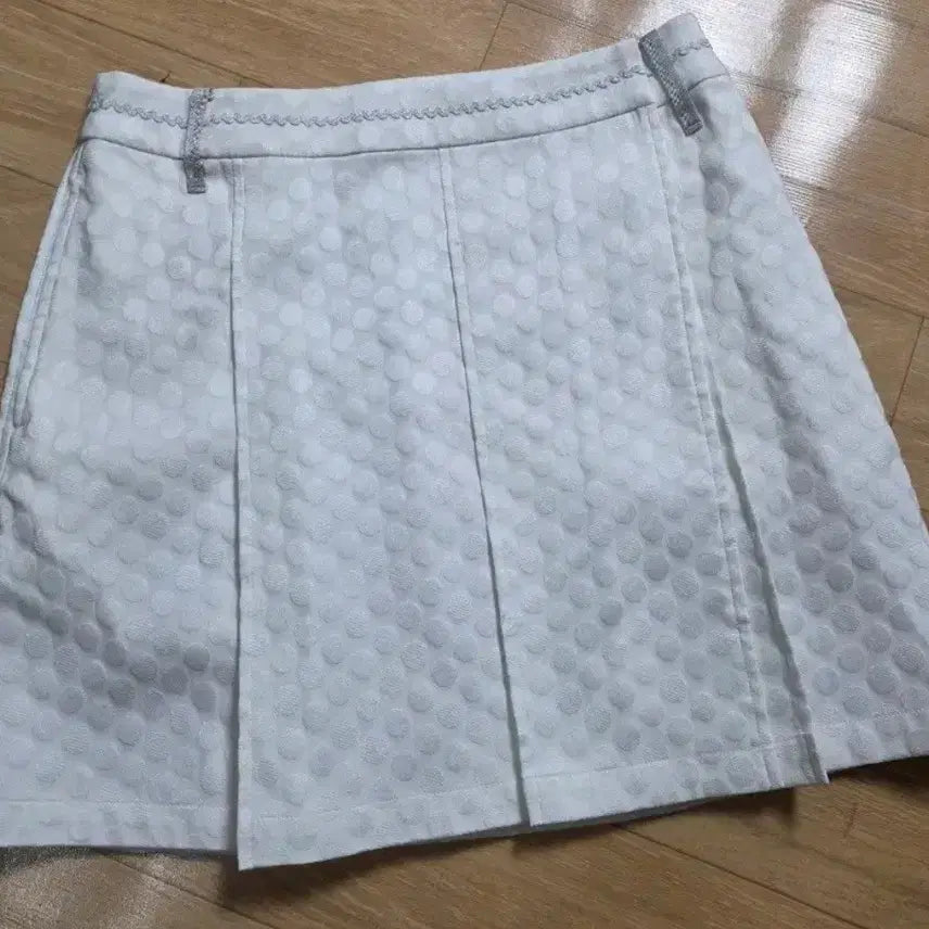 [BUNJANG] Saint Andrews White Polka Dot Pleated Golf Skirt (Women's Size S, Unused) / 세인트앤드류스화이트 도트 패턴 여성 S 스커트. (미사용)