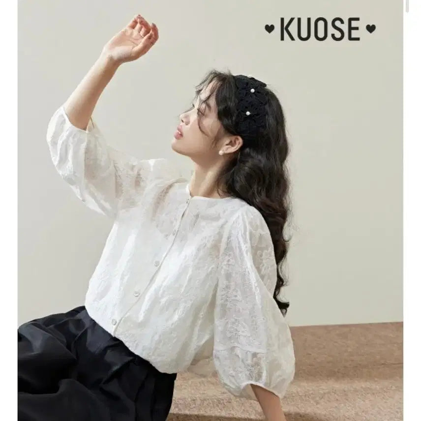 [BUNJANG] KUOSE Embroidered Puff Sleeve Blouse / 쿠오세  KUOSE 자수 퍼프소매 블라우스