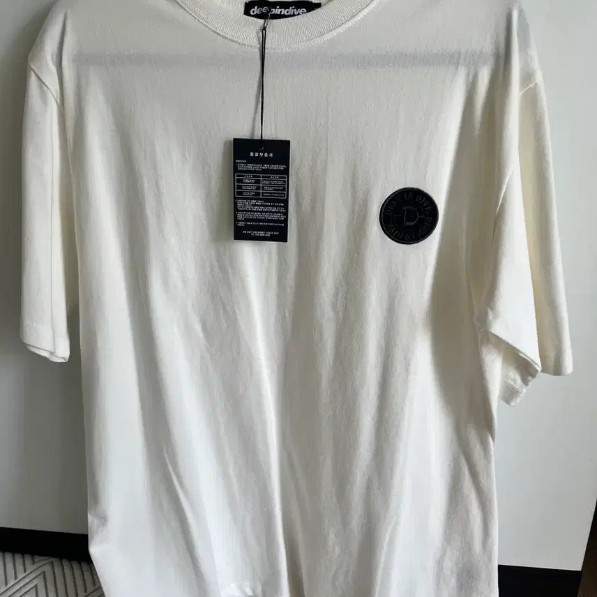 [BUNJANG] Simple Logo Detail Short Sleeve T-Shirt / 반팔티