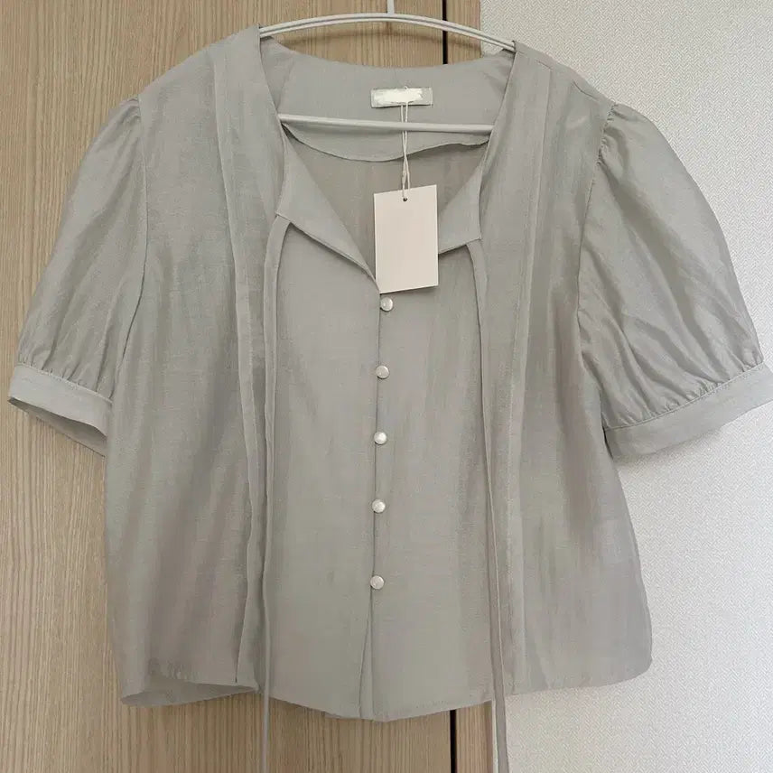 [BUNJANG] Puff Blouse / (택달린 새상품)퍼프 블라우스