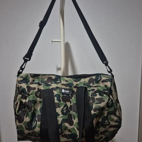[BUNJANG] A Bathing Ape Magazine Bag Camouflage Duffle Bag / 베이프잡지부록 카모더플백